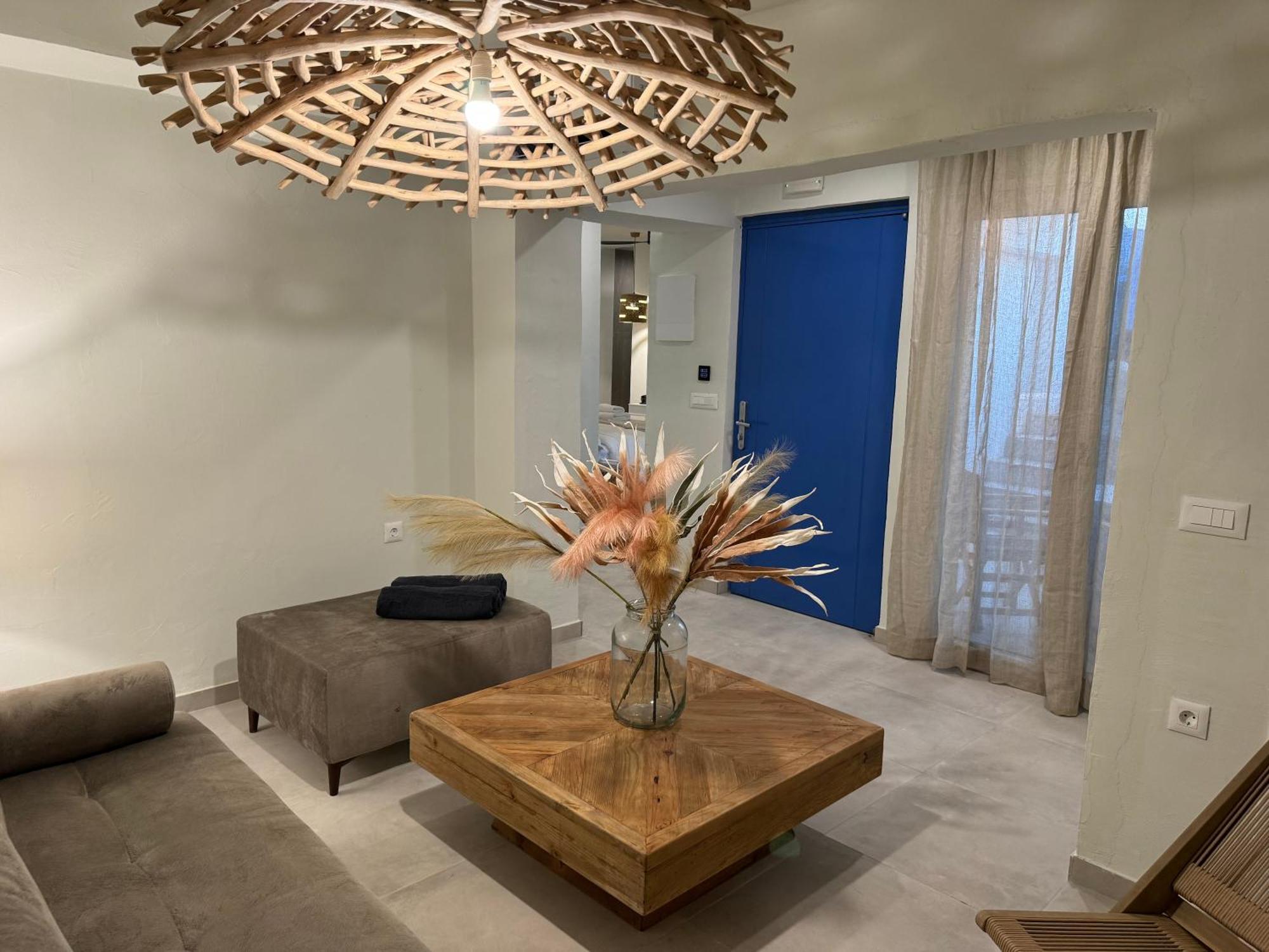 The Noverian Bios Santorini Boutique Hotel Тира Номер фото