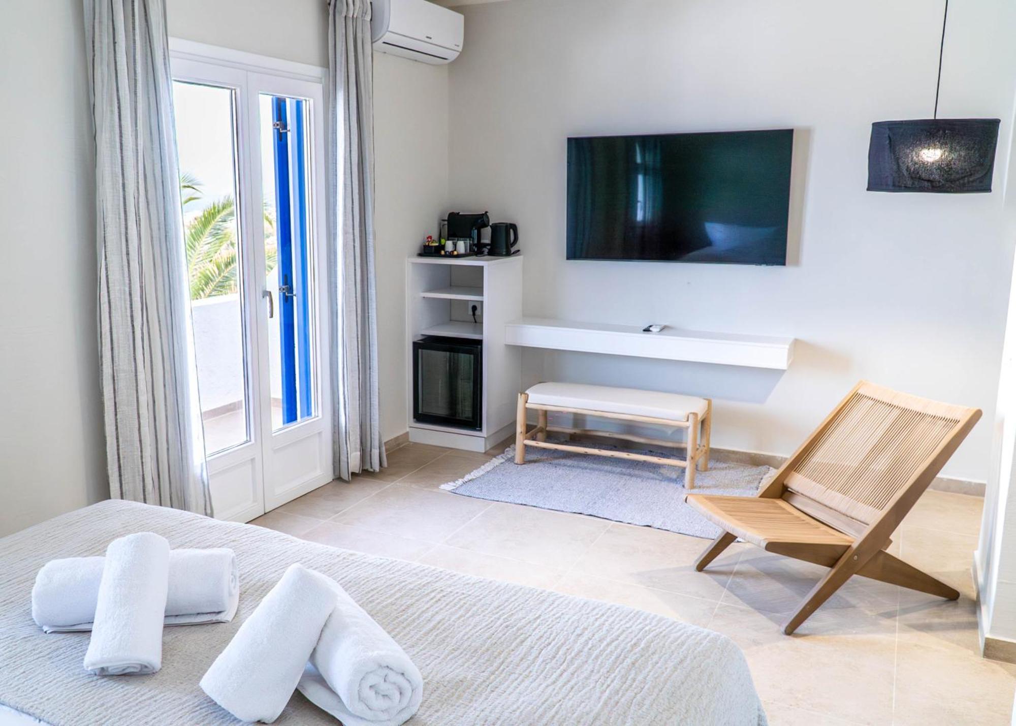The Noverian Bios Santorini Boutique Hotel Тира Номер фото